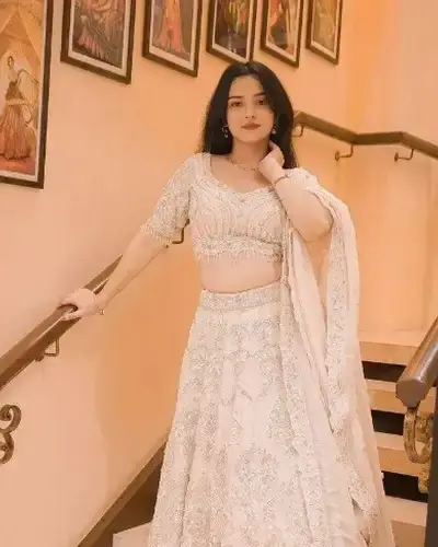 Escort Vanur